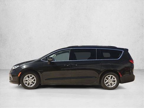 Used 2022 Chrysler Pacifica Touring-L FWD image 9