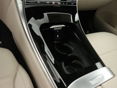 New 2026 Mercedes-Benz GLC 300 image 7