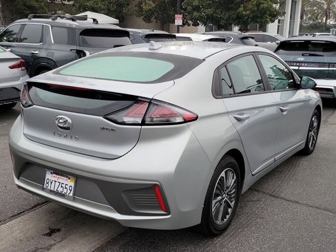 Used 2022 Hyundai Ioniq SE image 5