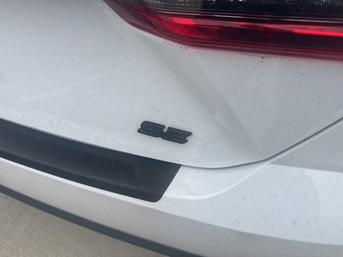 Used 2025 Toyota Camry SE w/ Convenience Package image 4