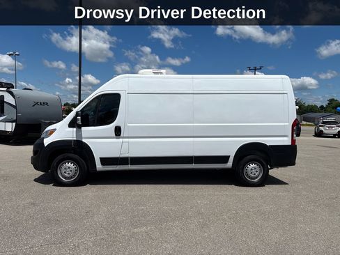 Used 2025 RAM ProMaster 2500 FWD image 2