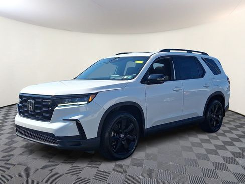 Used 2025 Honda Pilot Black Edition image 3