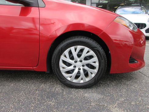 Used 2017 Toyota Corolla LE FWD image 21