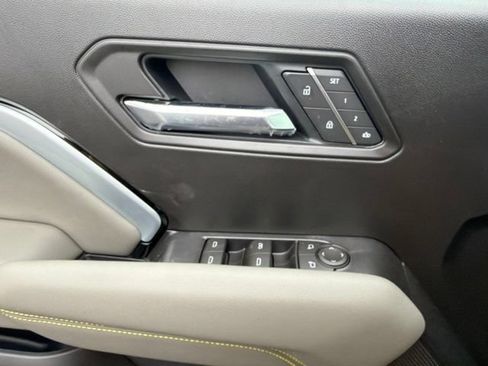 New 2026 Chevrolet Colorado ZR2 w/ Technology Package AWD/4WD image 27