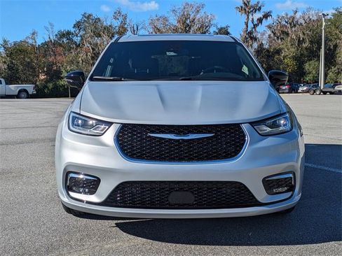 New 2026 Chrysler Pacifica Select image 8