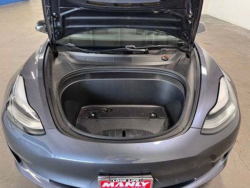 Used 2019 Tesla Model 3 image 9