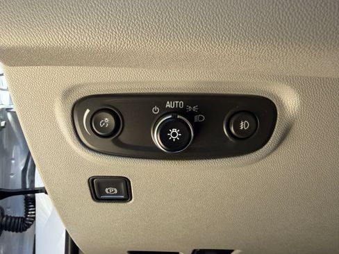 Used 2023 GMC Terrain SLT w/ LPO, Floor Liner Package FWD image 12