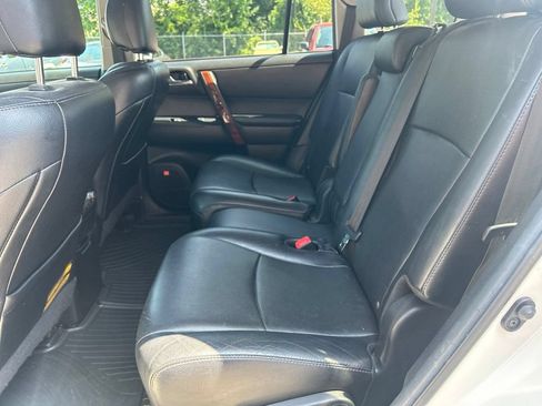 Used 2012 Toyota Highlander Limited w/ Tow Pkg AWD/4WD image 23