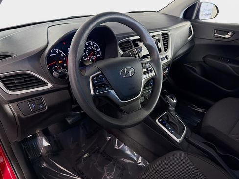 Certified 2022 Hyundai Accent SE image 9