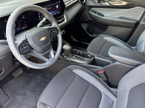 Used 2025 Chevrolet TrailBlazer LT w/ Driver Confidence Package FWD image 11
