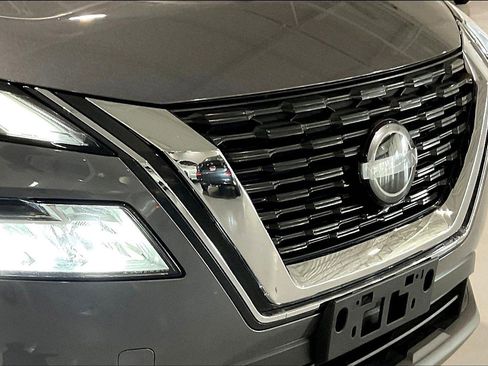 Used 2022 Nissan Rogue SV image 32