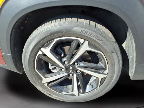 Used 2022 Chevrolet TrailBlazer RS w/ Technology Package image 9