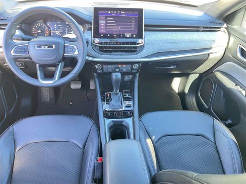 Used 2024 Jeep Compass Latitude image 25