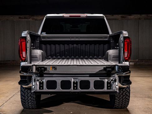 Used 2024 GMC Sierra 1500 SLT w/ SLT Premium Package image 9