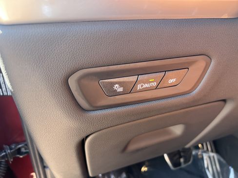 Certified 2025 BMW X6 xDrive40i w/ Executive Package image 37