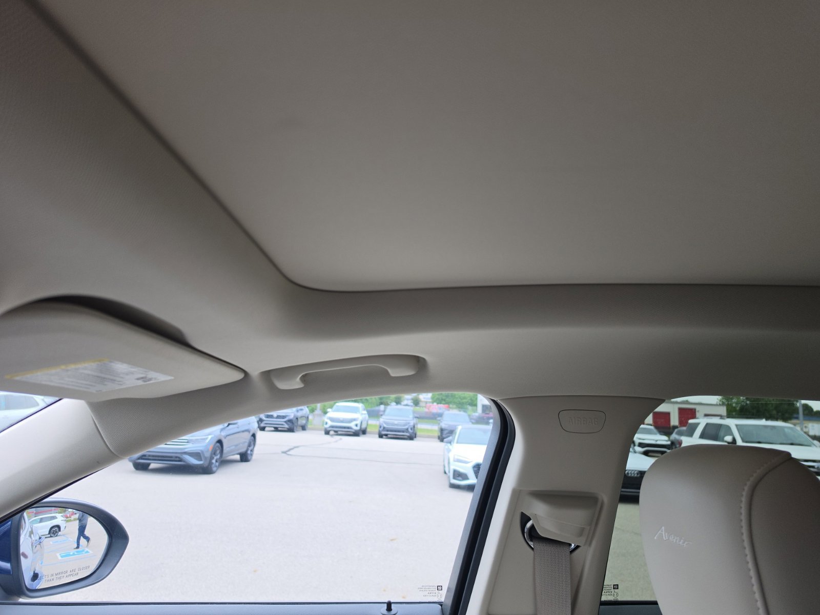 Used 2023 Buick Envision Avenir AWD/4WD image 38