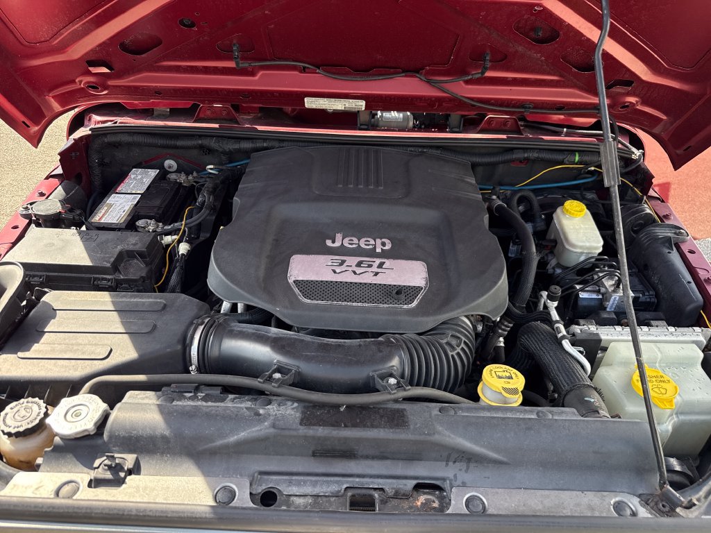 Used 2013 Jeep Wrangler Unlimited Sport AWD/4WD image 28