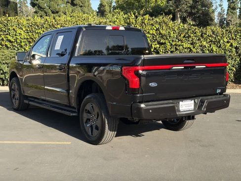 Used 2022 Ford F150 Lightning Lariat image 4