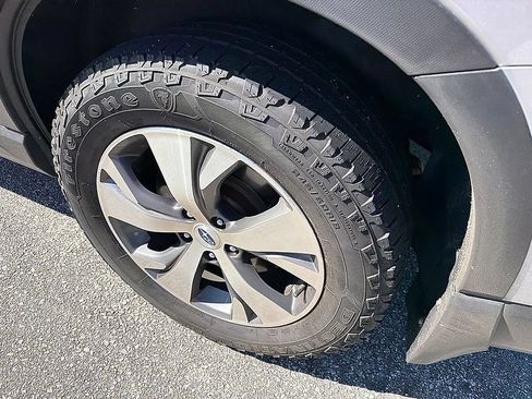 Used 2021 Subaru Ascent Premium w/ Convenience Package AWD/4WD image 7