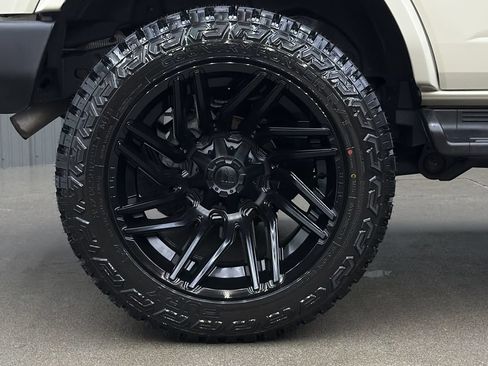Used 2025 Ford Bronco Outer Banks AWD/4WD image 11