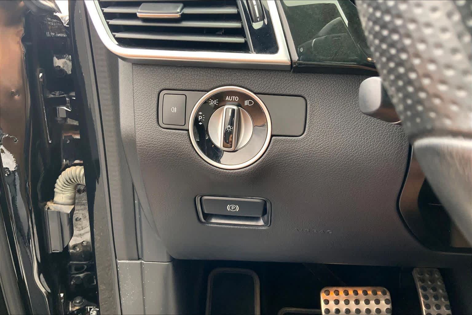 Used 2019 Mercedes-Benz GLE 400 4MATIC image 36