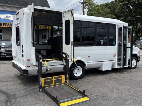 Used 2009 Ford E-450 and Econoline 450 RWD image 19