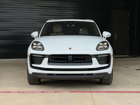 Certified 2023 Porsche Macan AWD/4WD image 12