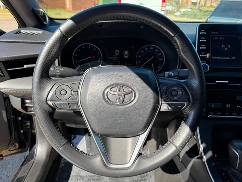 Used 2019 Toyota Avalon XSE image 20