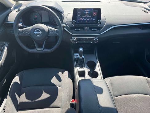 Used 2025 Nissan Altima 2.5 S FWD image 12