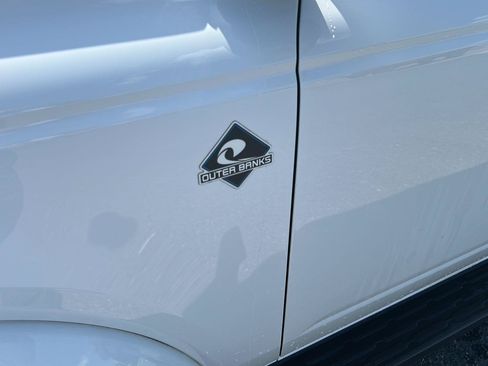 Used 2022 Ford Bronco Outer Banks AWD/4WD image 9