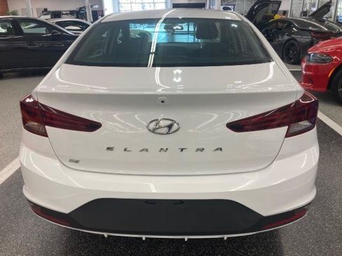 Used 2019 Hyundai Elantra SE w/ Cargo Package FWD image 6