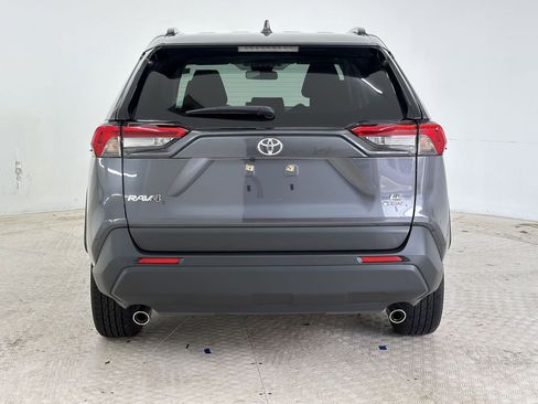 Used 2025 Toyota RAV4 LE AWD/4WD image 10