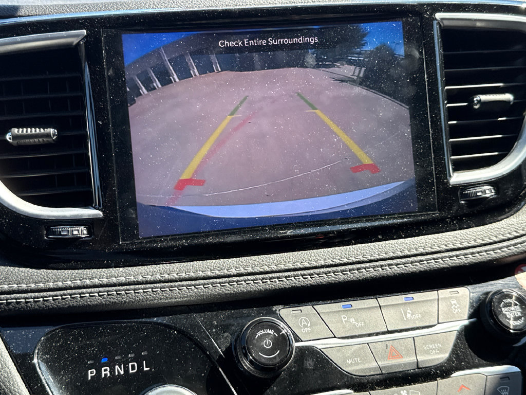 Used 2025 Chrysler Pacifica Limited FWD image 24