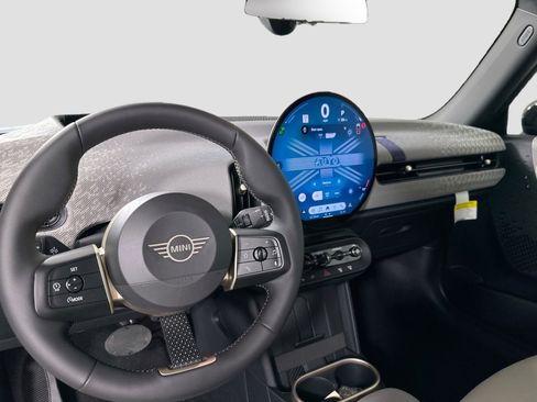 Used 2025 MINI Cooper S FWD image 11