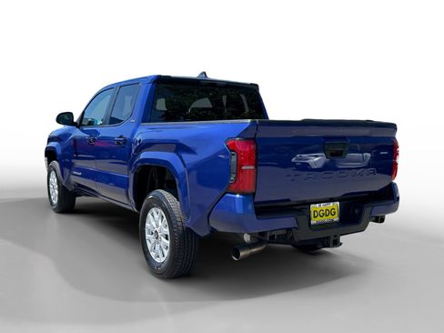 Used 2025 Toyota Tacoma SR5 image 3