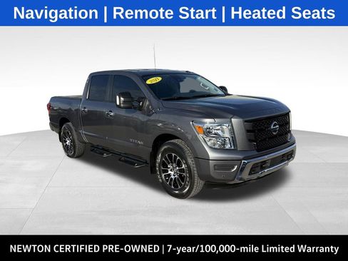 Used 2021 Nissan Titan SV w/ SV Convenience Package image 1