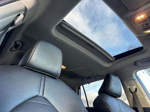 Used 2023 Toyota Highlander XLE image 17