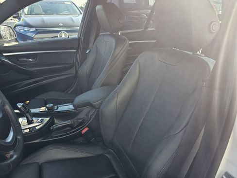 Used 2018 BMW 330e image 5