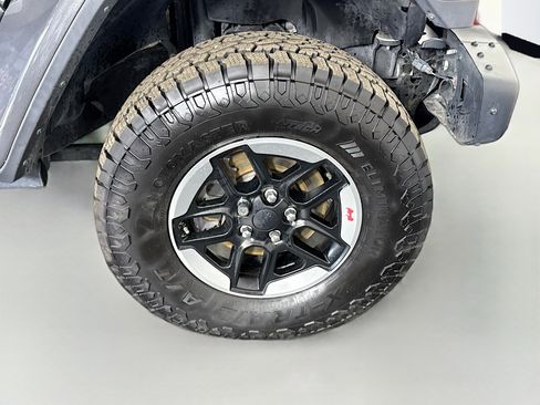 Used 2020 Jeep Wrangler Unlimited Rubicon w/ Uconnect 4C Nav & Sound Group image 32