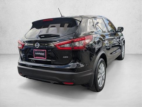 Certified 2022 Nissan Rogue Sport S image 5