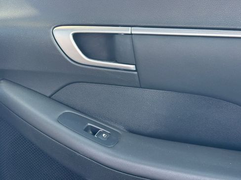 Used 2025 Hyundai Sonata SEL FWD image 12