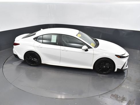 Used 2025 Toyota Camry SE image 41