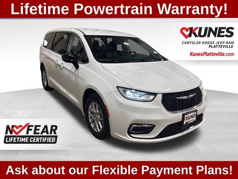 Used 2024 Chrysler Pacifica Touring-L image 1