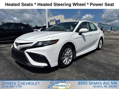Used 2024 Toyota Camry SE FWD image 7