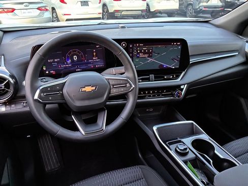 Used 2026 Chevrolet Equinox LT FWD image 29