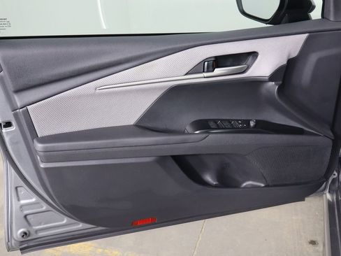 Used 2025 Toyota Camry SE w/ Convenience Package FWD image 19