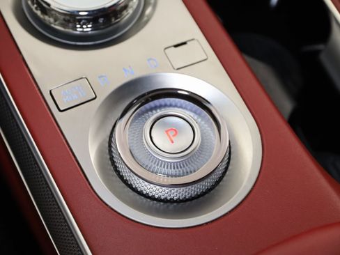 Used 2023 Genesis GV70 2.5T w/ Sport Prestige Package image 7