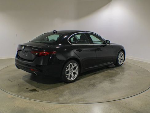 Used 2020 Alfa Romeo Giulia Ti AWD/4WD image 5