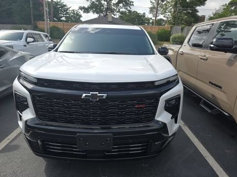 Used 2024 Chevrolet Traverse RS AWD/4WD image 2