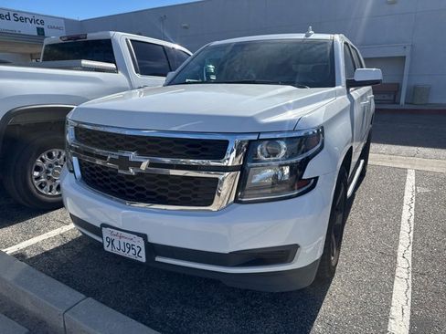 Used 2018 Chevrolet Tahoe LT image 2